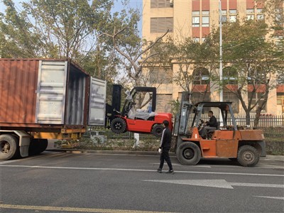 Tlera Forkliftは、ベトナムへの市場リーチの拡大に成功しています